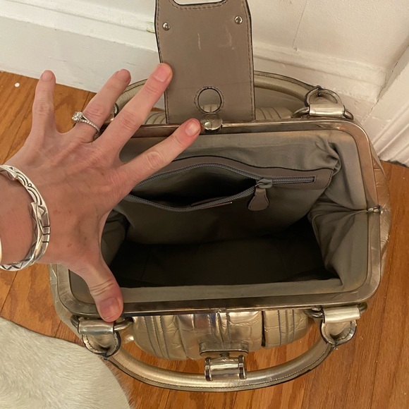 Alexander McQueen Metallic Croc Embossed Patent Leather Elvie Satchel Bag - Picture 4 of 11